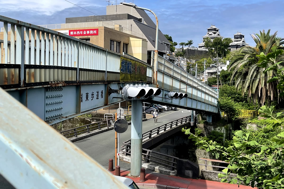 熊本市中央区城東歩道橋の熊本城ショット
